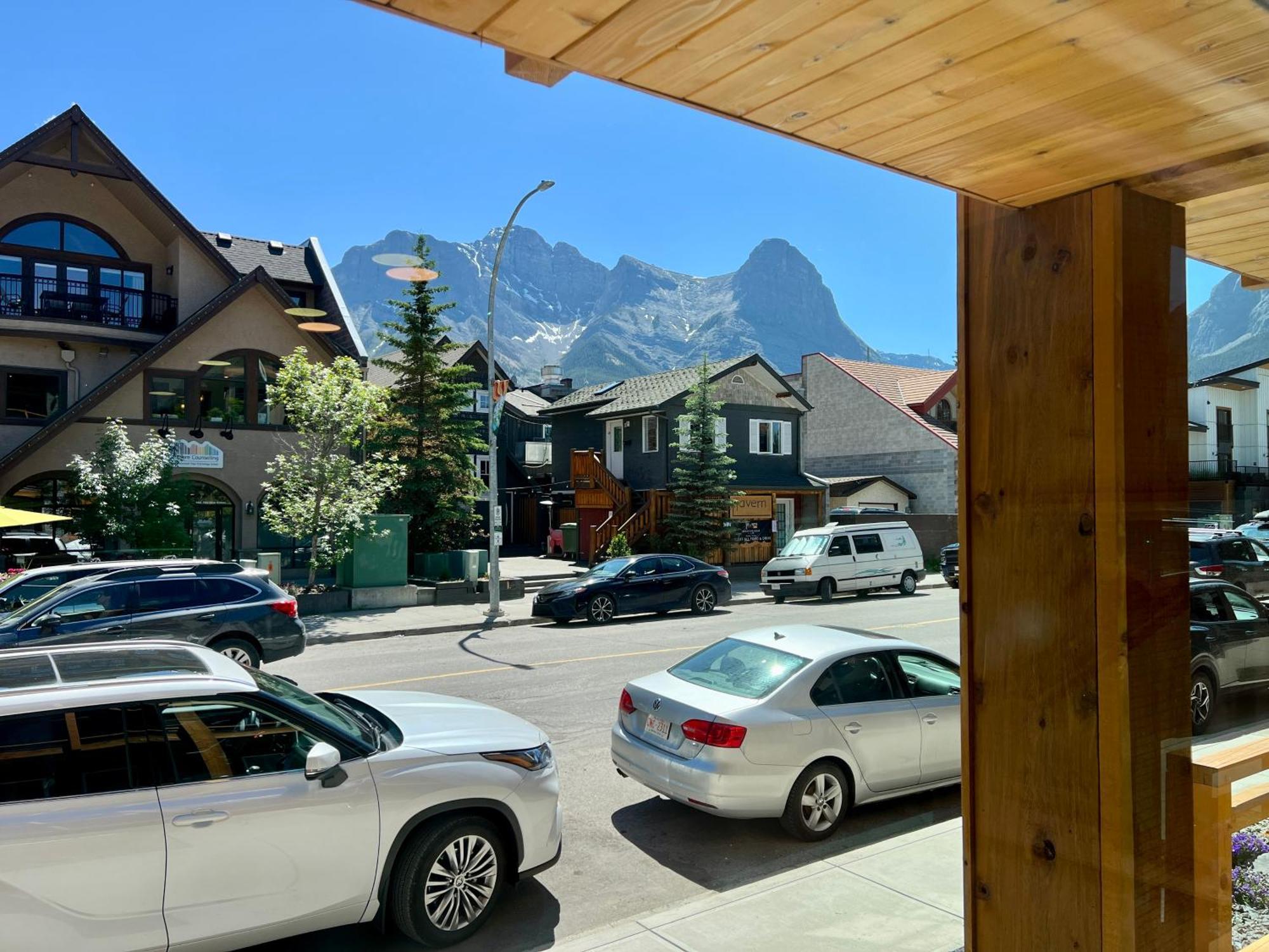 Special! New Downtown Mtn View Free Parking 2B&2B Apartment Canmore Exterior photo