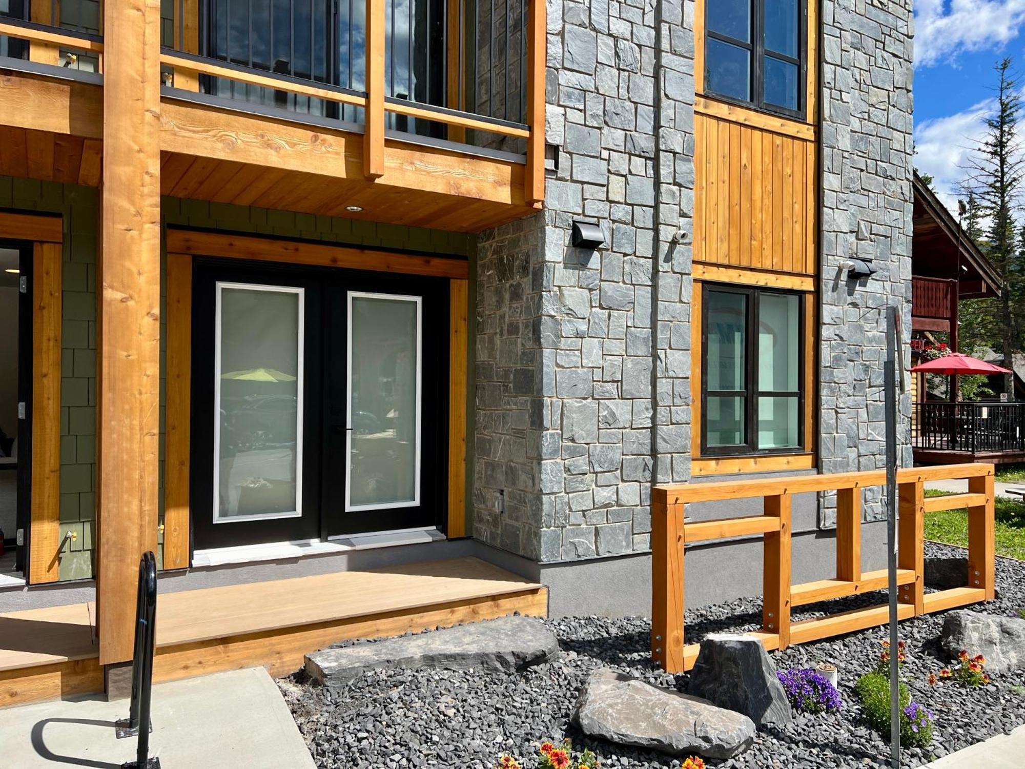 Special! New Downtown Mtn View Free Parking 2B&2B Apartment Canmore Exterior photo