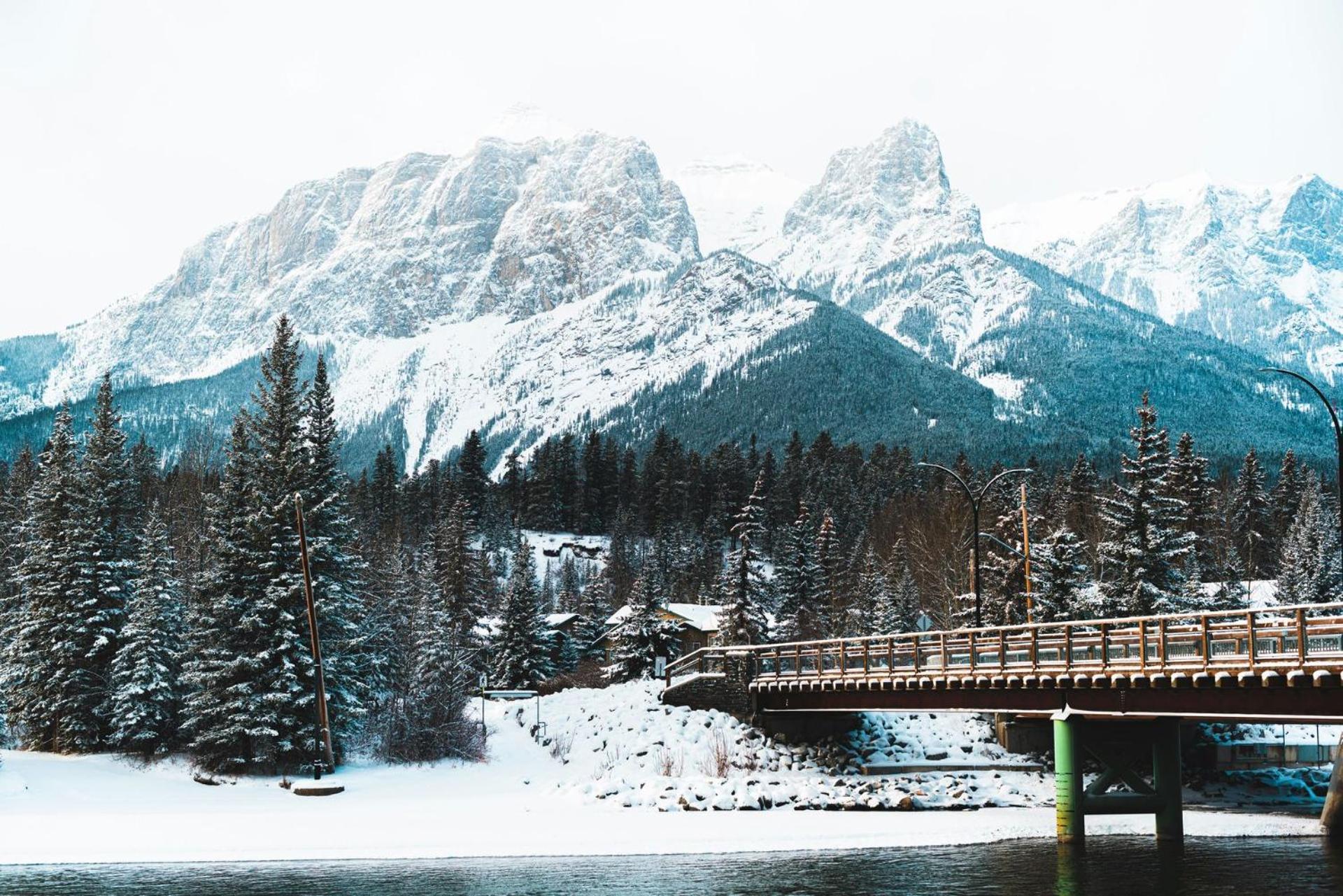 Special! New Downtown Mtn View Free Parking 2B&2B Apartment Canmore Exterior photo